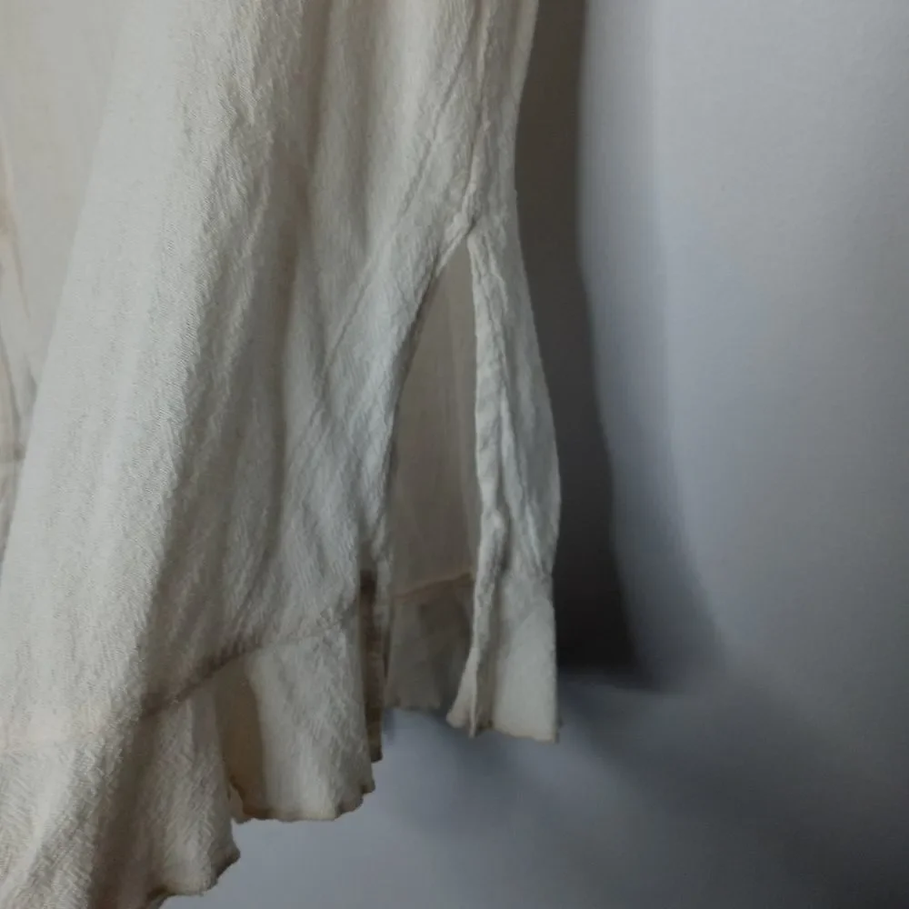 LA Iguana peplum top - Picture 3 of 5